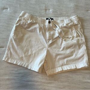 Men Large Crown and Ivy Light Khaki Shorts Draw String 6 in inseam